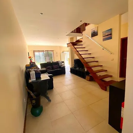 Mindelo House 度假居